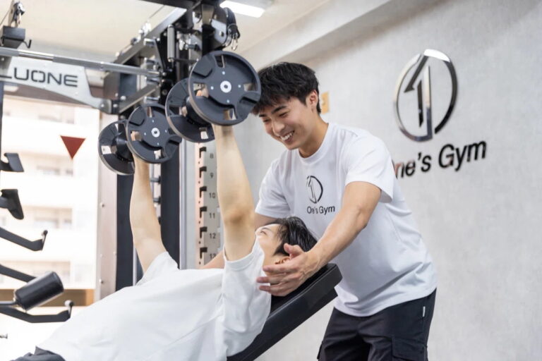 【完全版】ガリガリでジムは恥ずかしい？太りたい男性が+10kgを叶えるジムの選び方と増量メソッド